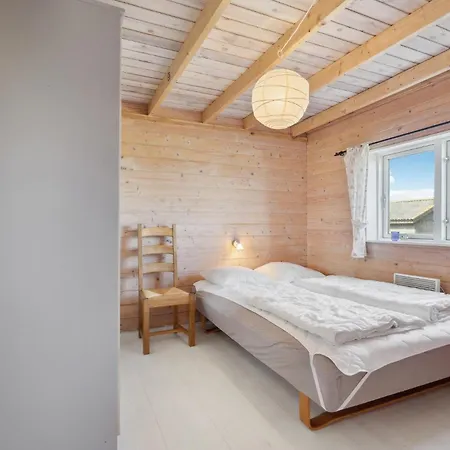 Three-bedroom In Ulfborg