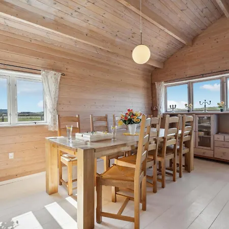 Three-bedroom In Ferienhaus