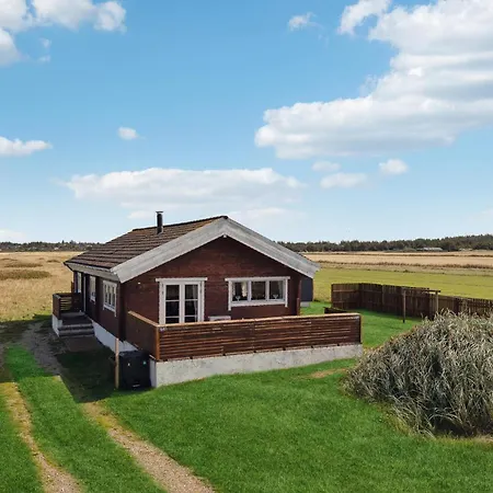 Ferienhaus Three-bedroom In *