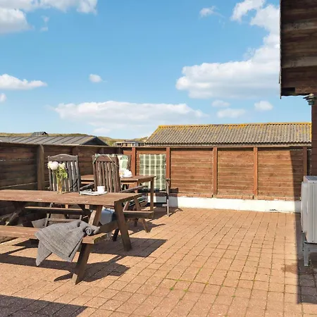 Three-bedroom In Ulfborg