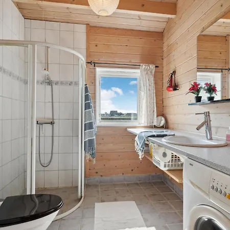 Ferienhaus Three-bedroom In Ulfborg